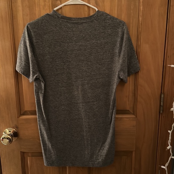 Banana Republic Graphic T-Shirt - Great Condition - Picture 2 of 2